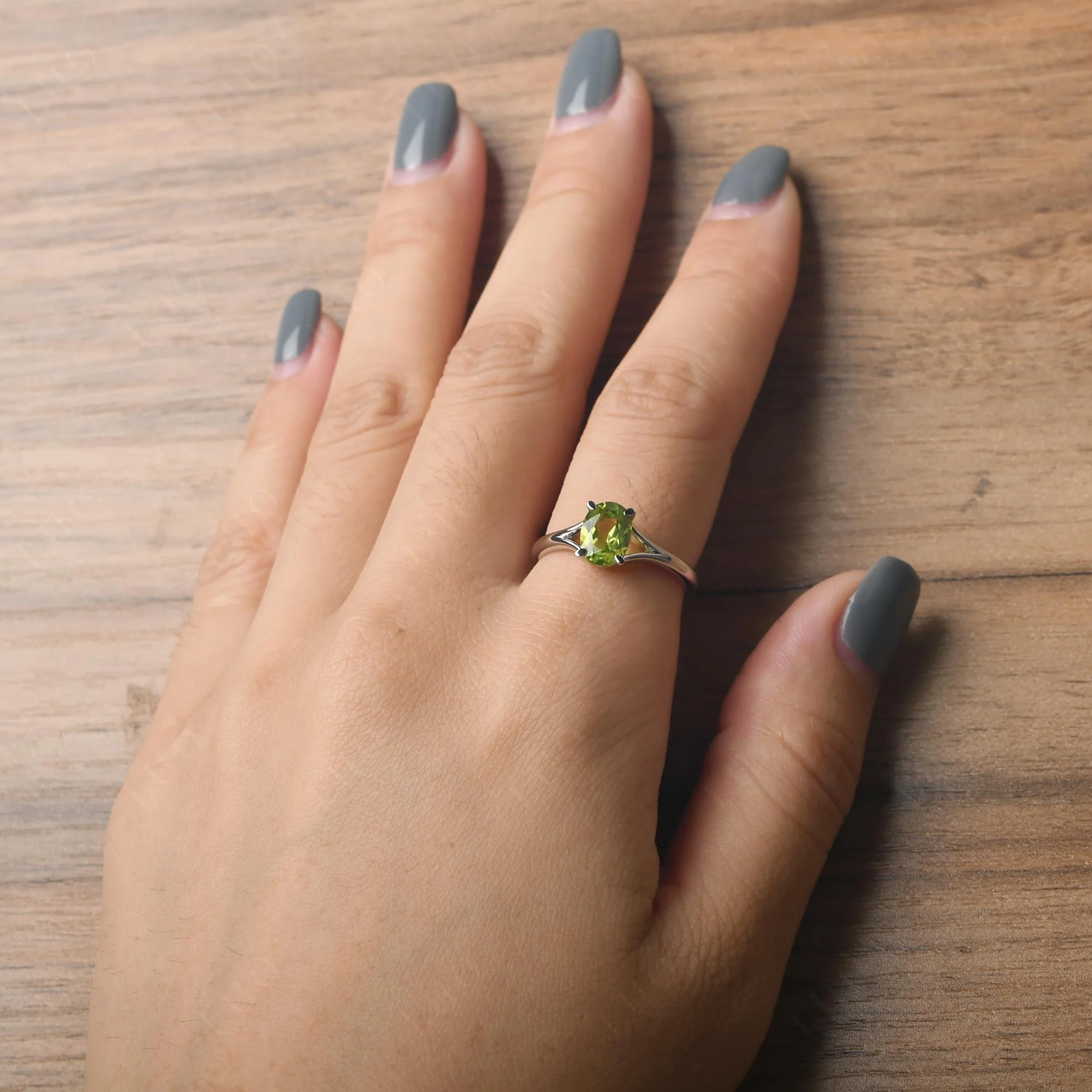 Peridot Split Shank Ring - Image 33