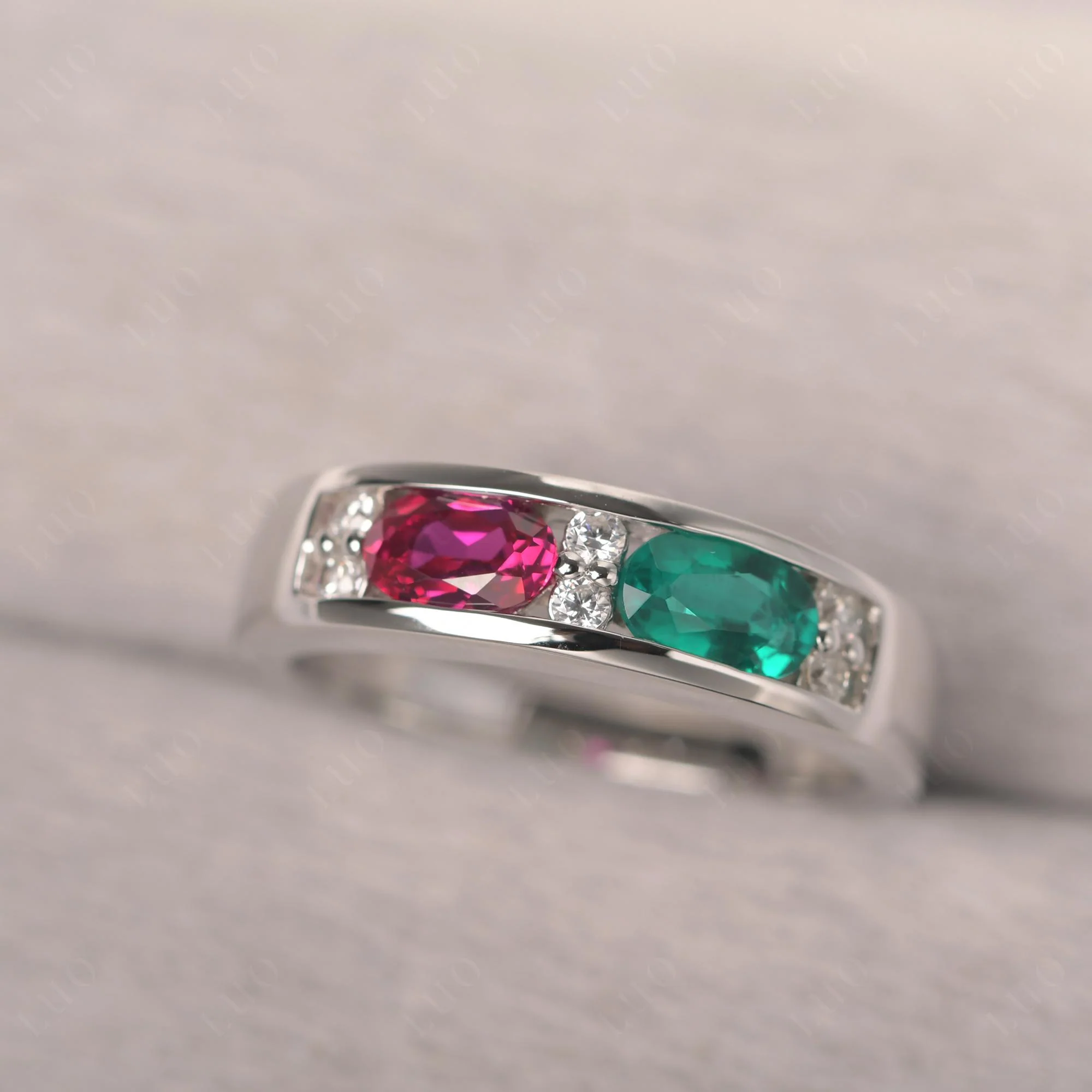 Oval Ruby and Emerald Ring - Image 10