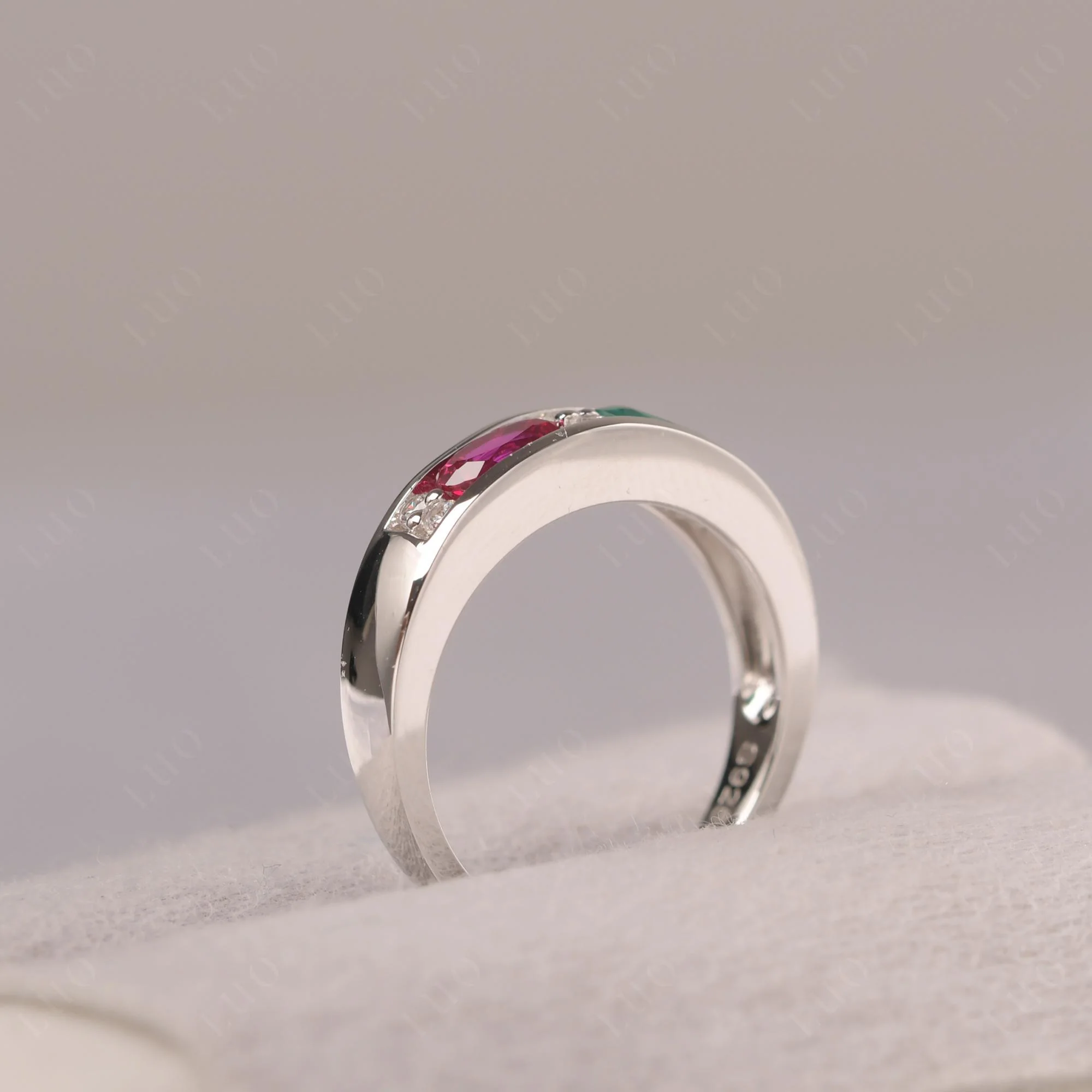 Oval Ruby and Emerald Ring - Image 13