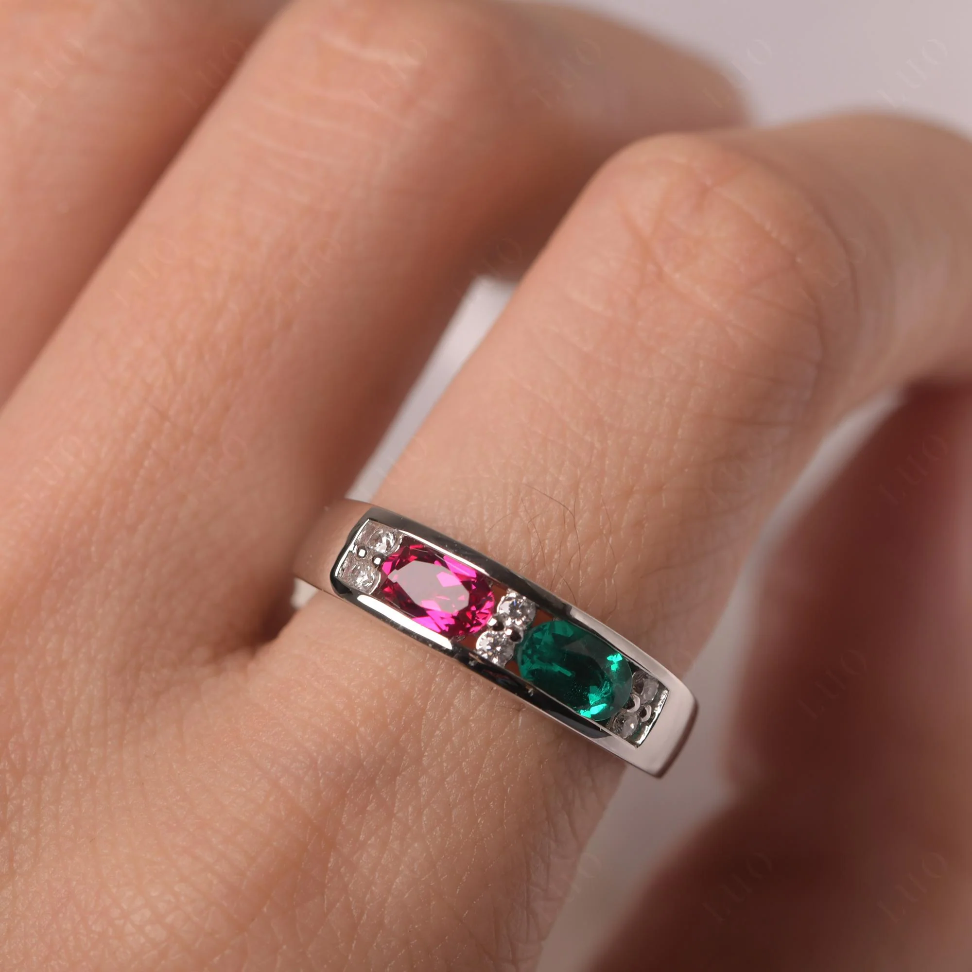 Oval Ruby and Emerald Ring - Image 14