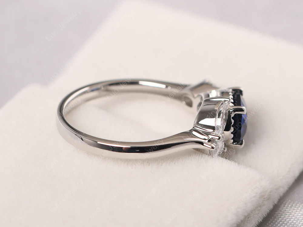 Oval Sapphire Cluster Ring - Image 4