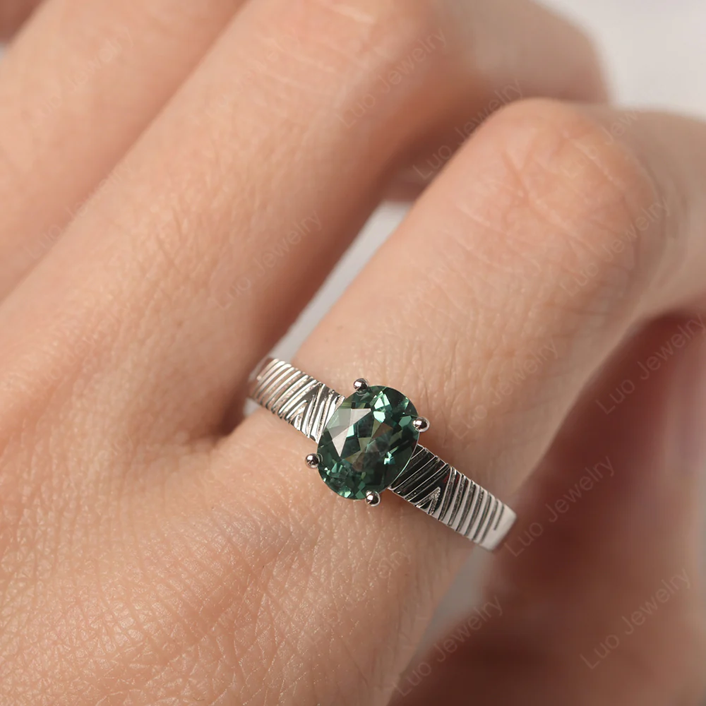 Oval Green Sapphire Chevron Ring - Image 5