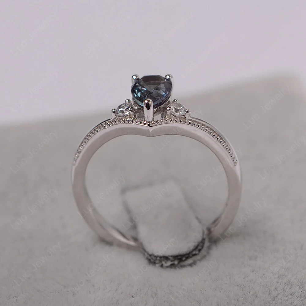 Pear Shaped Alexandrite Chevron Ring - Image 3