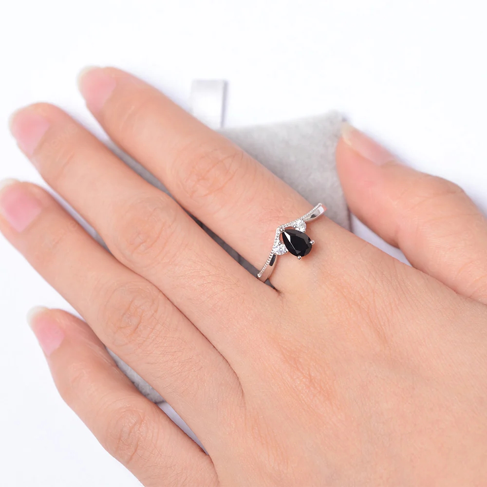 Pear Shaped Black Spinel Chevron Ring - Image 4