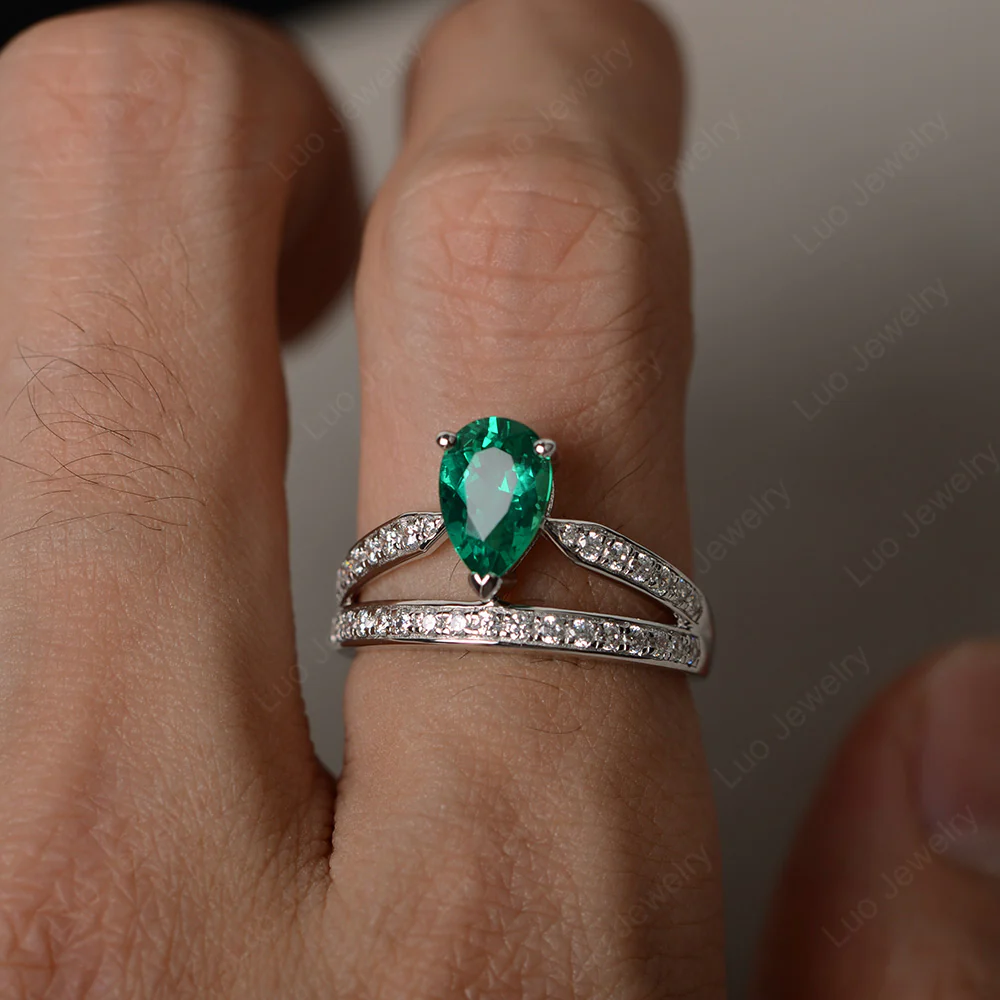 Emerald Pear Crown Ring - Image 3