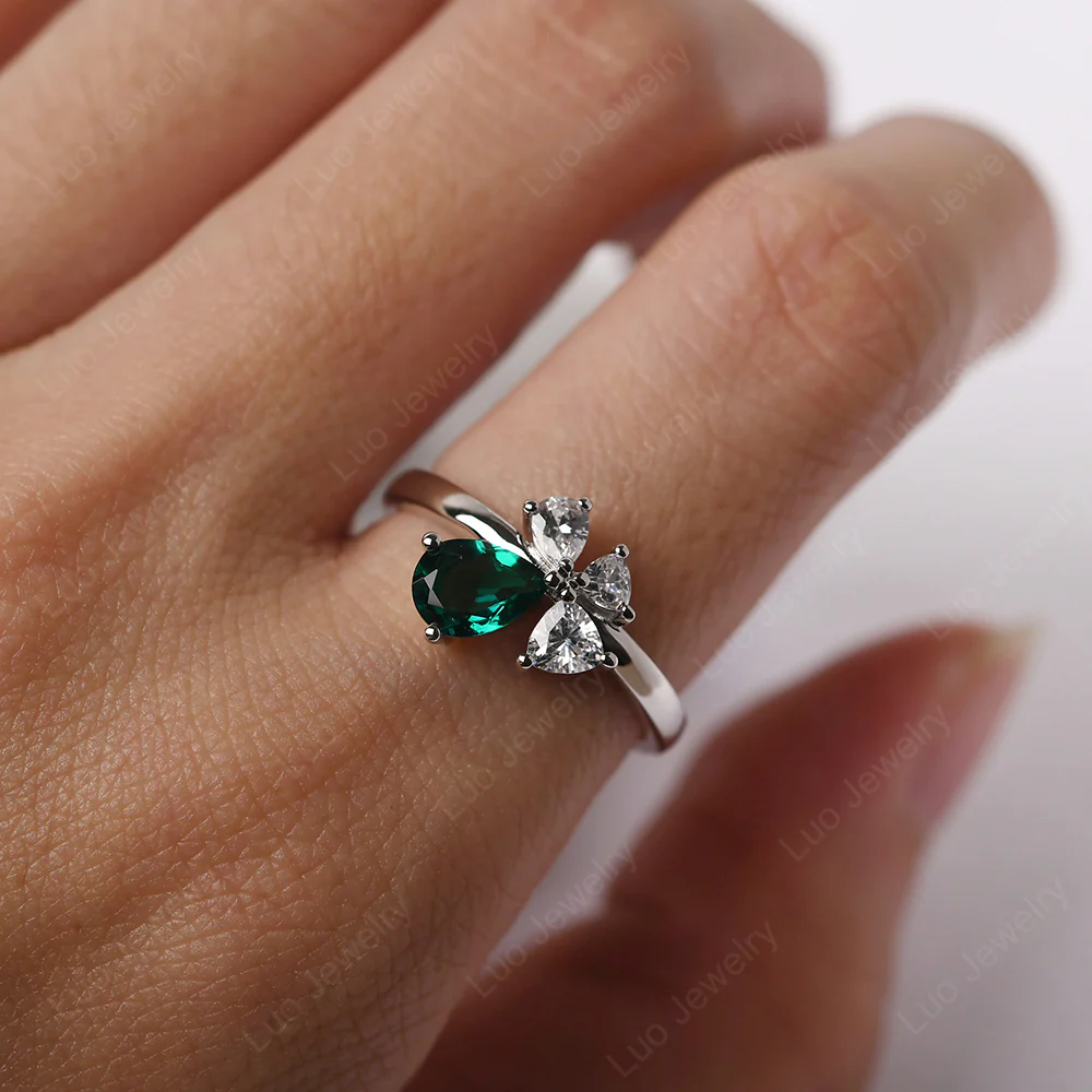 Emerald 4 Stone Ring - Image 6