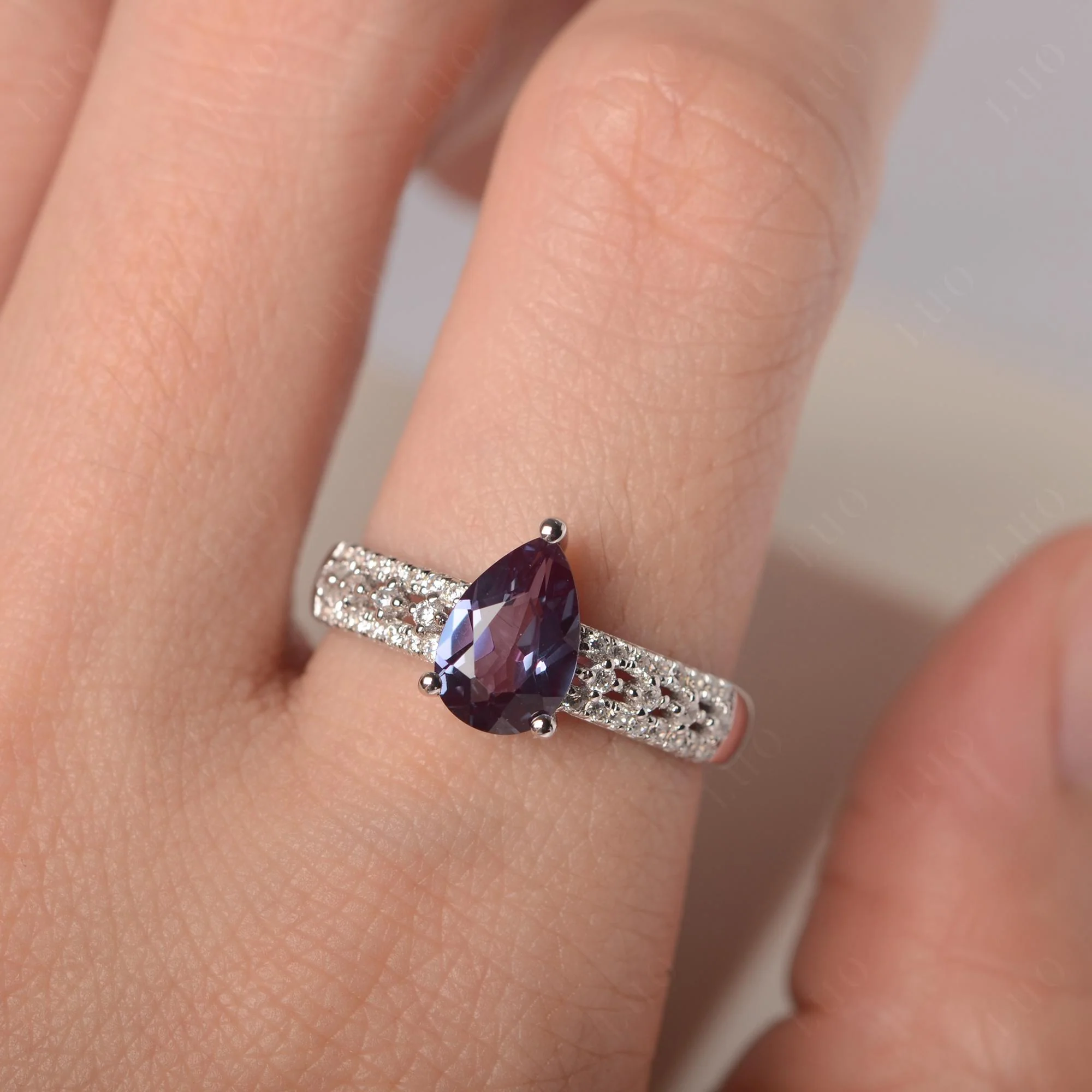 Alexandrite 3 Rows Pave Engagement Ring - Image 5