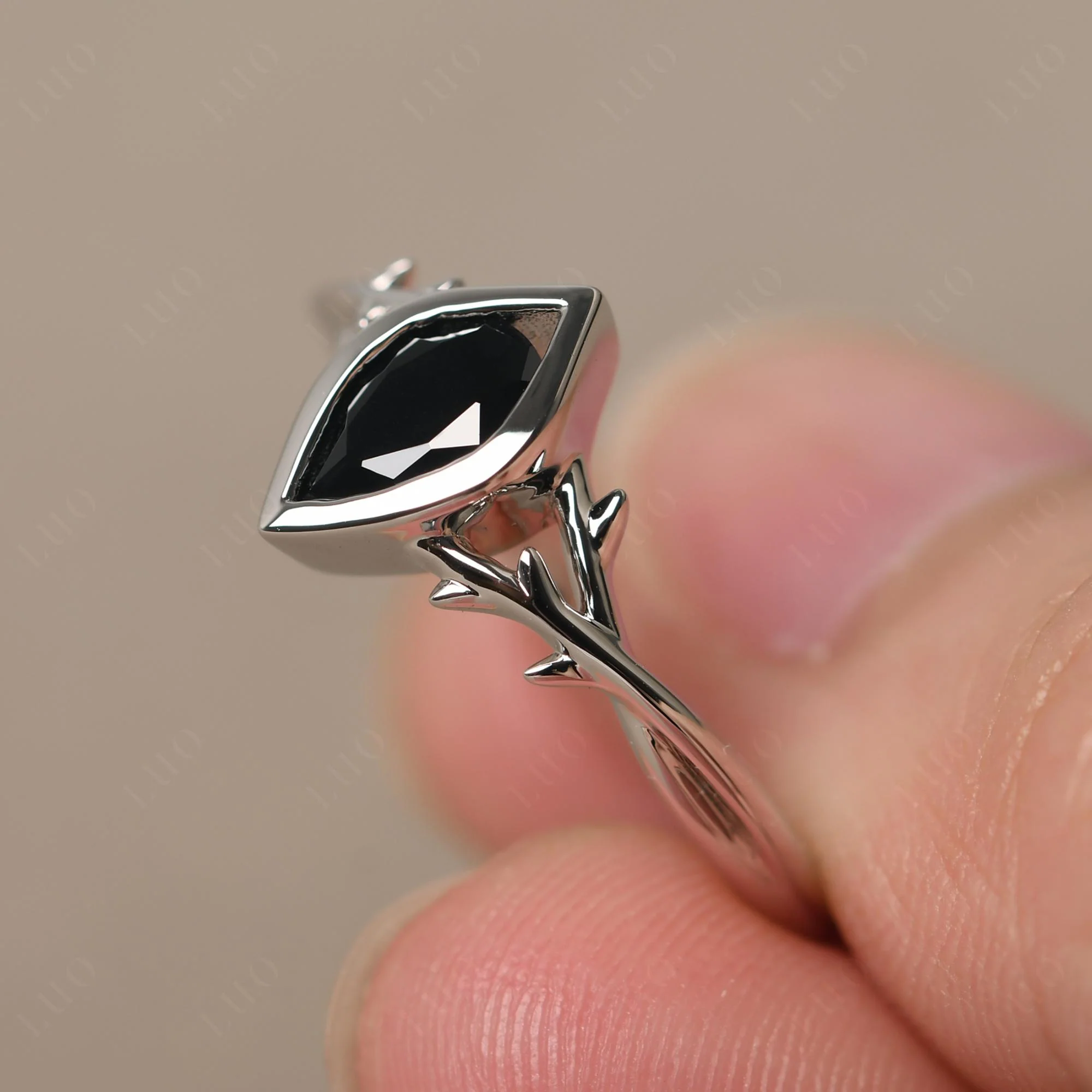 Black Spinel Twig Bezel Set Ring - Image 30