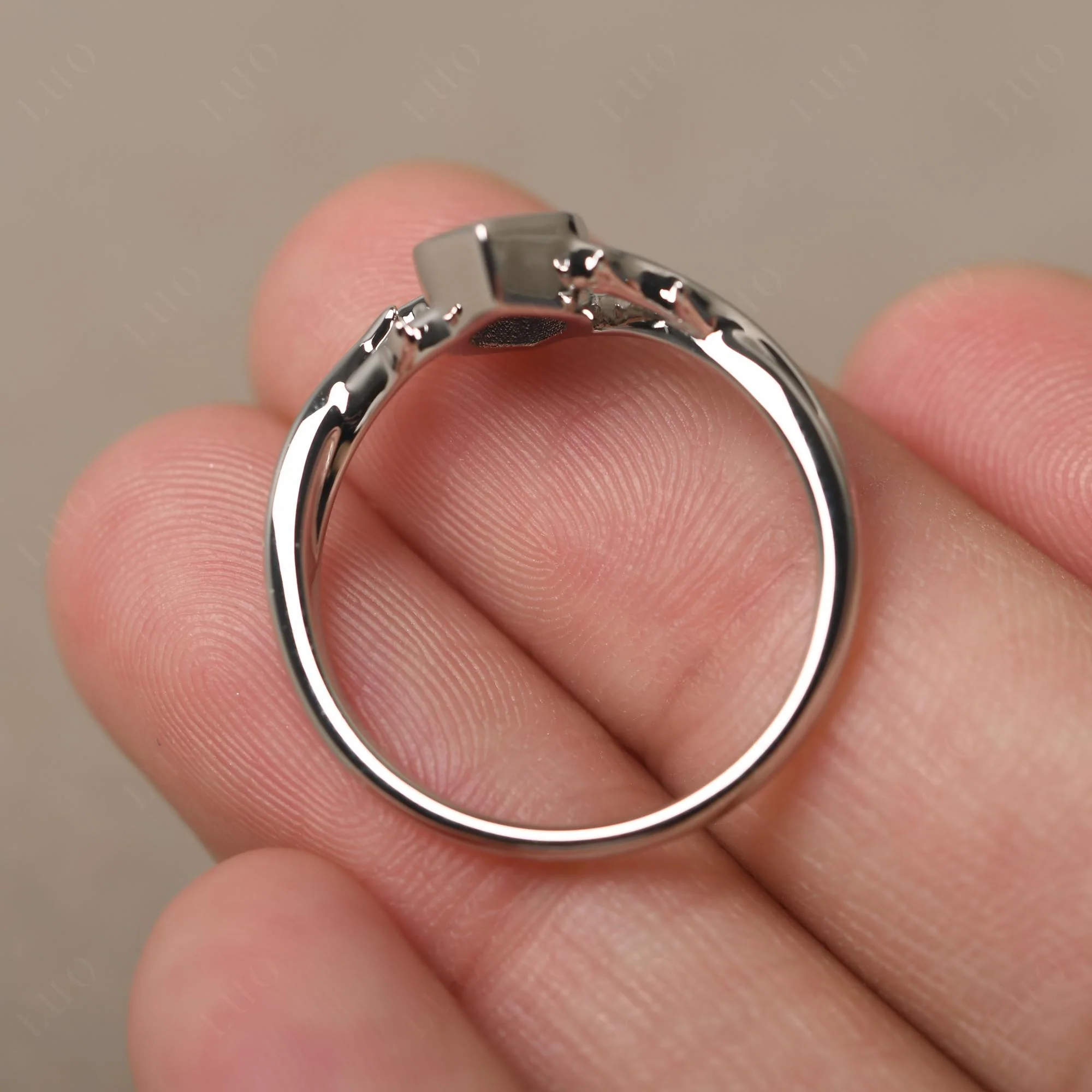 Black Spinel Twig Bezel Set Ring - Image 31