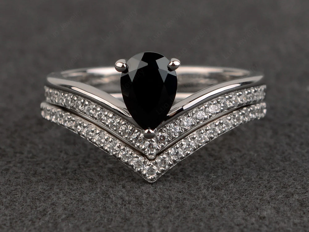Black Spinel Chevron Wedding Ring Set