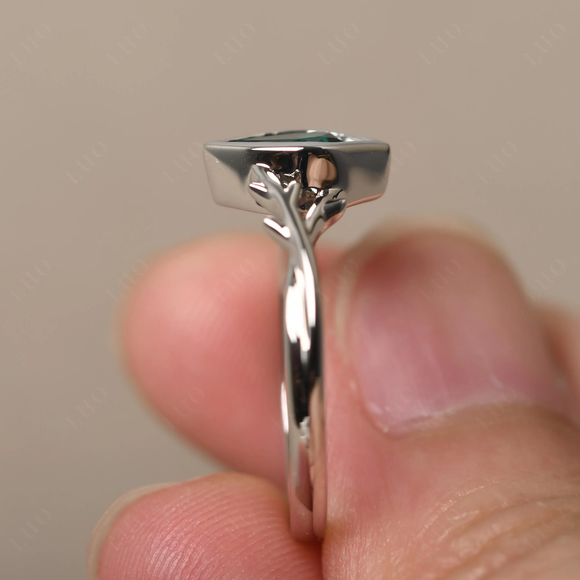 Emerald Twig Bezel Set Ring - Image 32