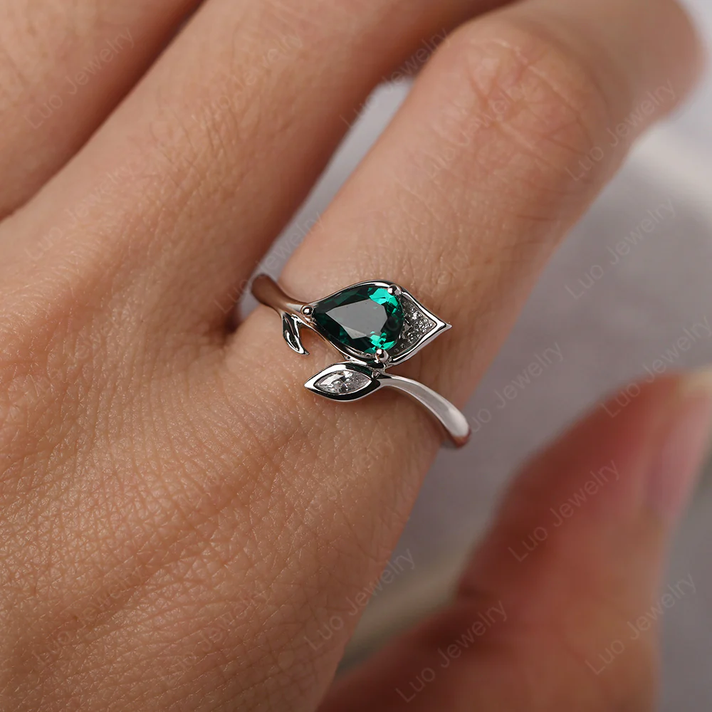 Nature Inspired Emerald Leaf Ring - Image 6