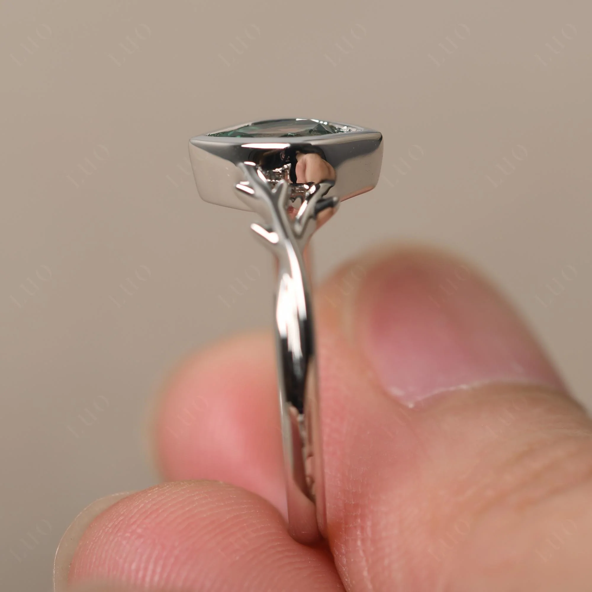 Green Sapphire Twig Bezel Set Ring - Image 32