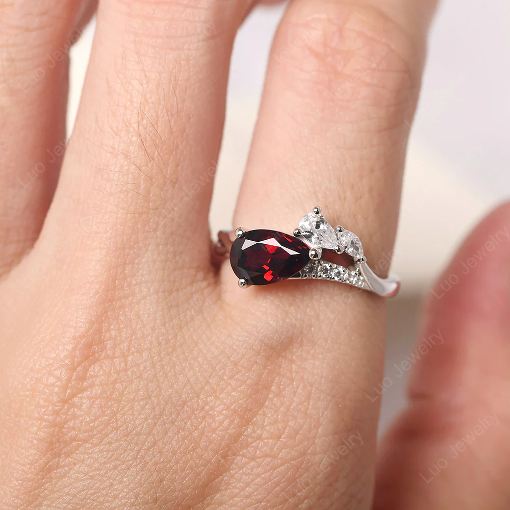 Pear Shaped Horizontal Garnet Ring - Image 5