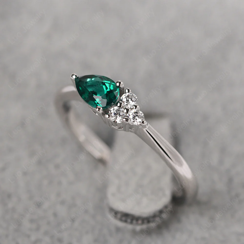 Petite Emerald Ring - Image 2