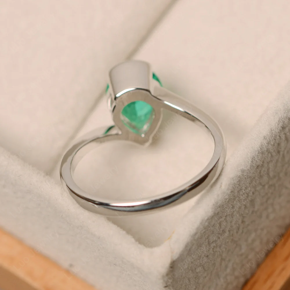 Emerald Pear Bypass Ring - Image 3