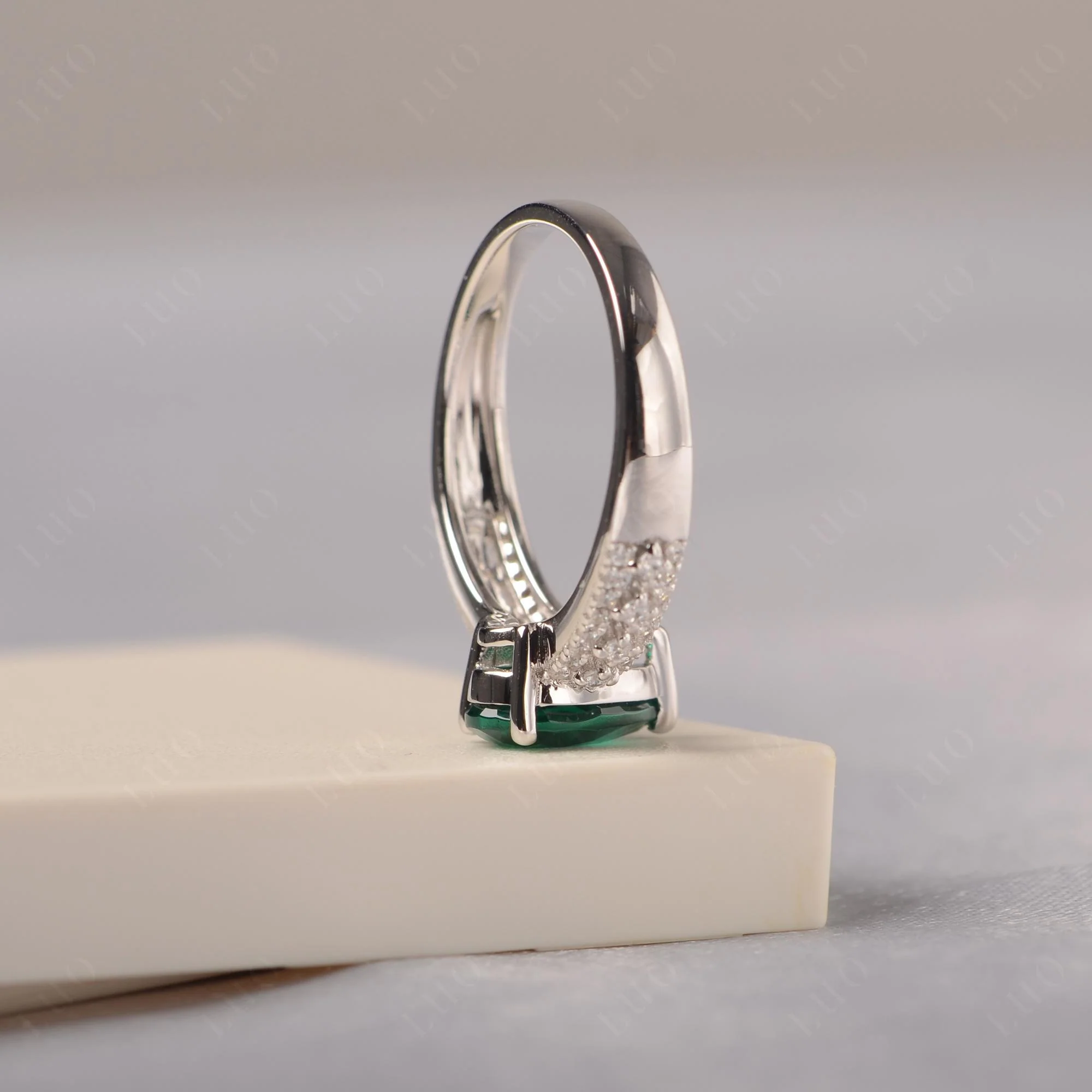 Emerald Pear Shaped Promise Ring - Image 4