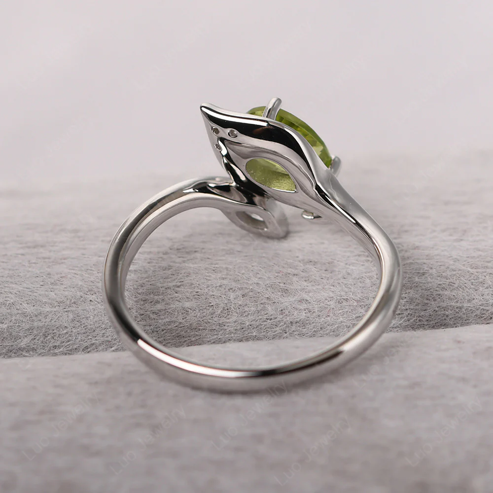 Peridot Leaf Design Ring - Image 4