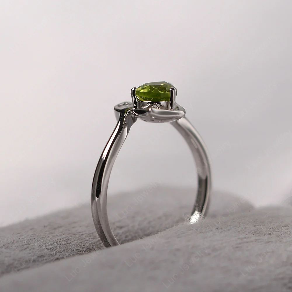Peridot Leaf Design Ring - Image 5