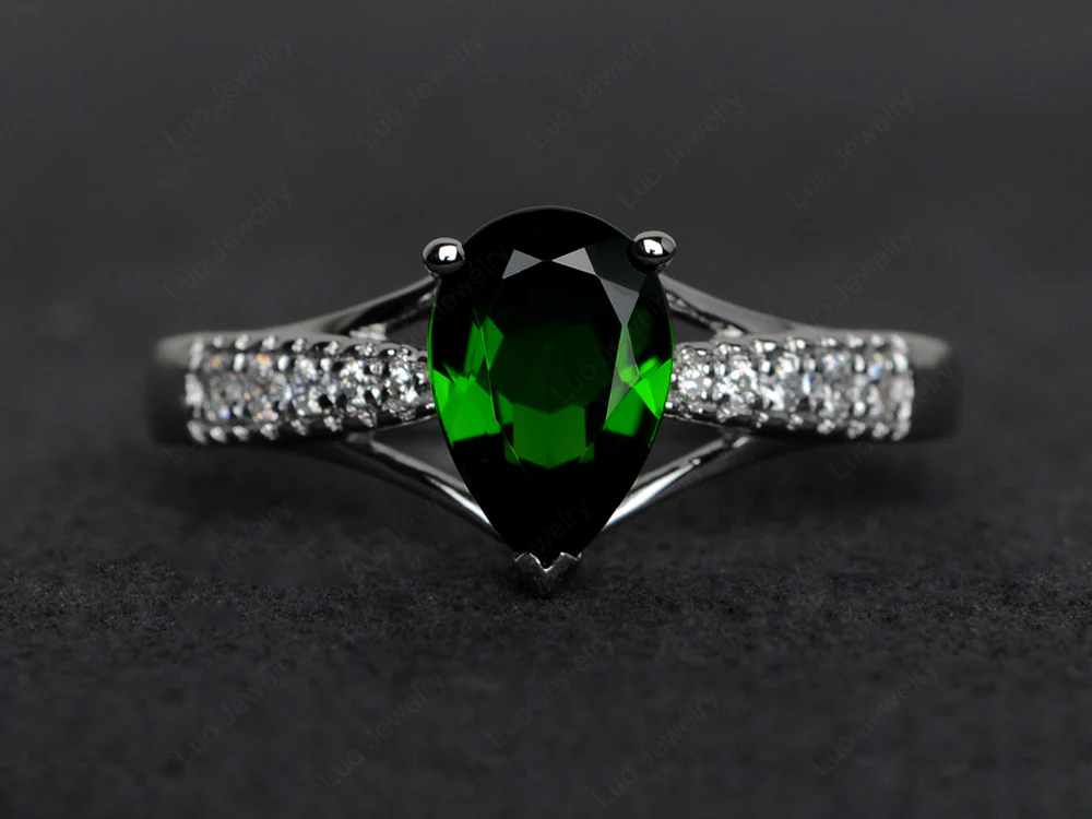 Pear Shaped Split Shank Diopside Ring