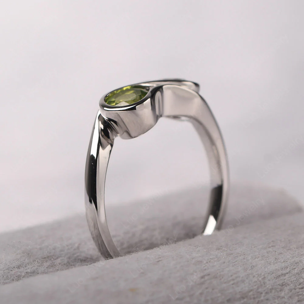 Cubic Zirconia and Peridot Double Stone Engagement Ring - Image 4