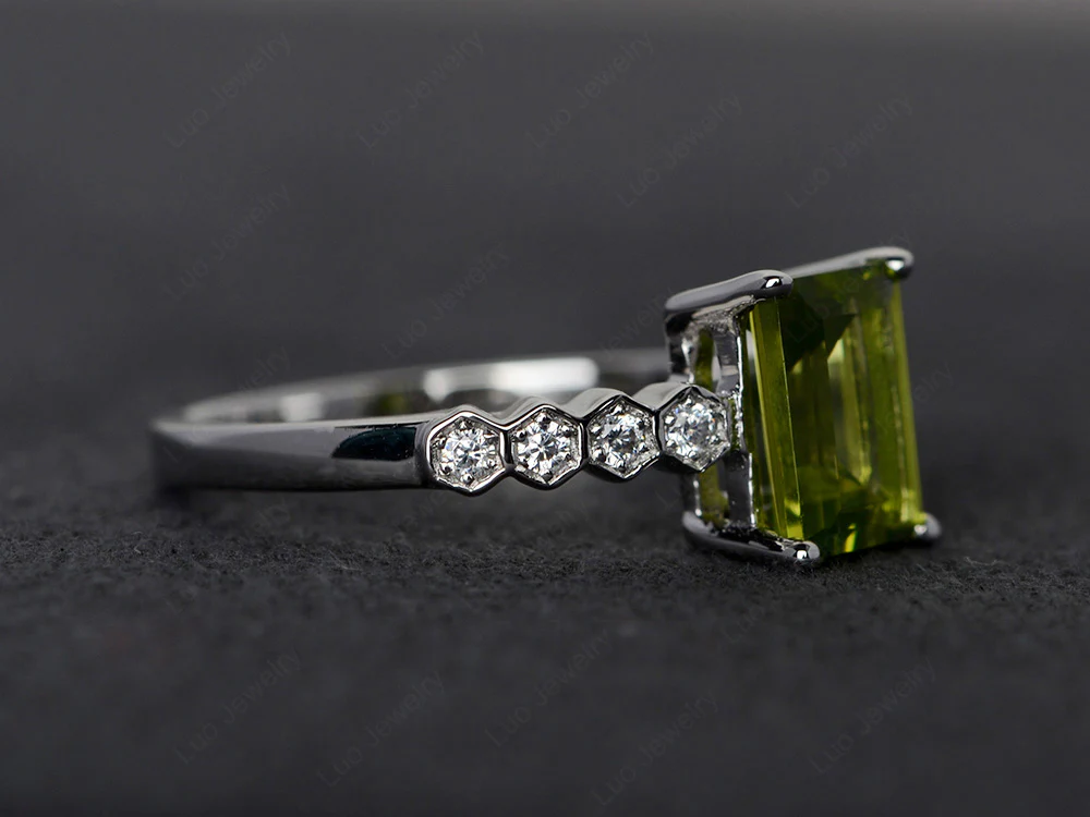 Peridot Engagement Honeycomb Ring - Image 2