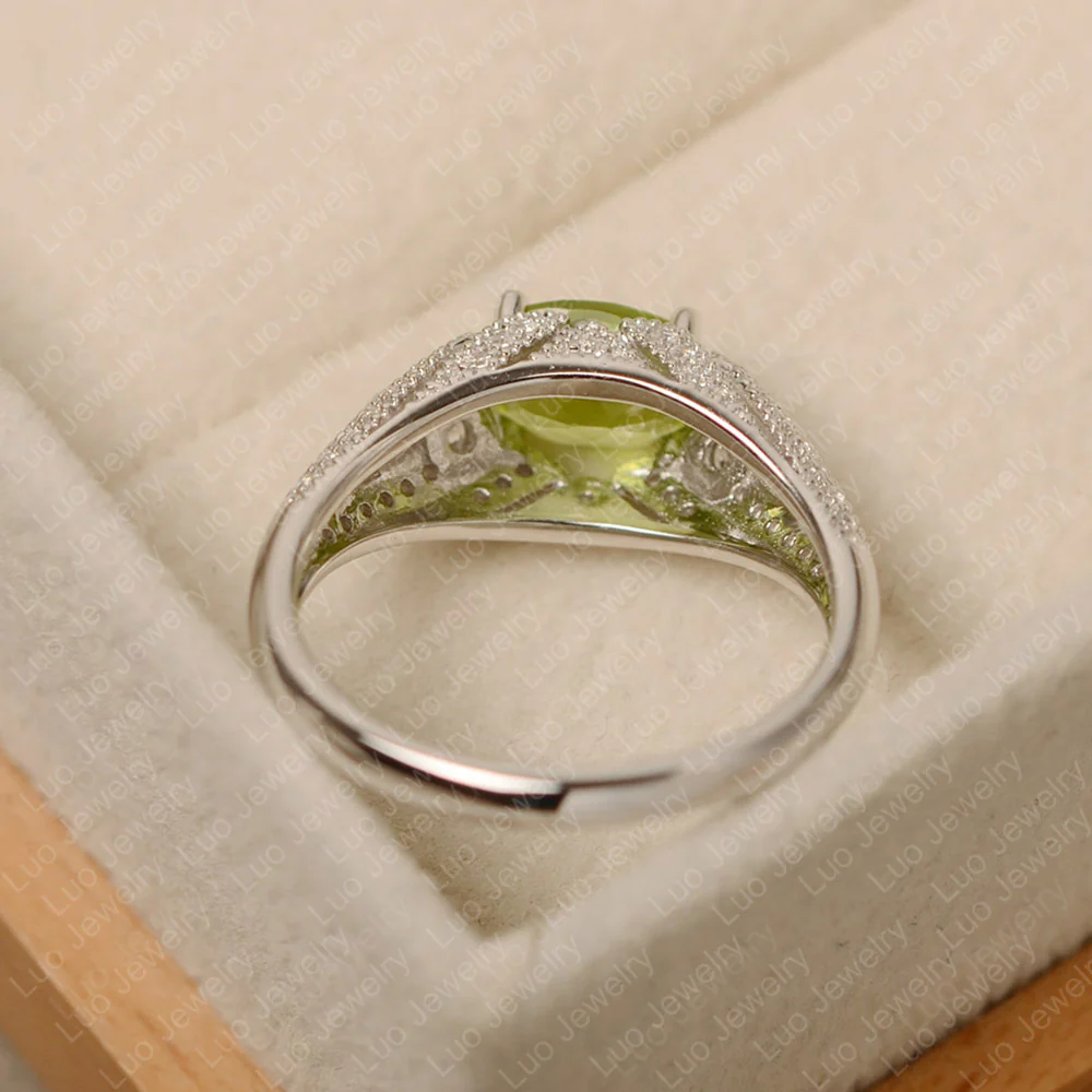 Vintage Horizontal Oval Cut Peridot Ring - Image 4