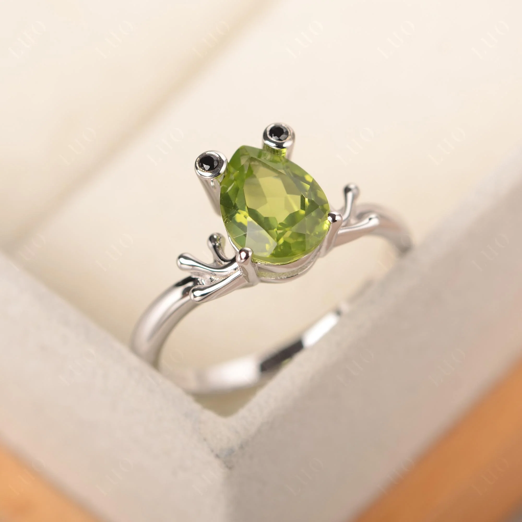 Peridot Frog Promise Ring - Image 30