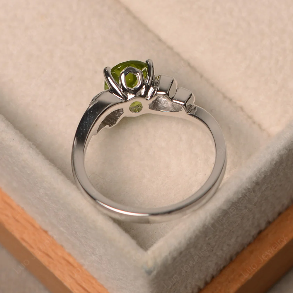 Oval Cut Peridot Honeycomb Ring - Image 3