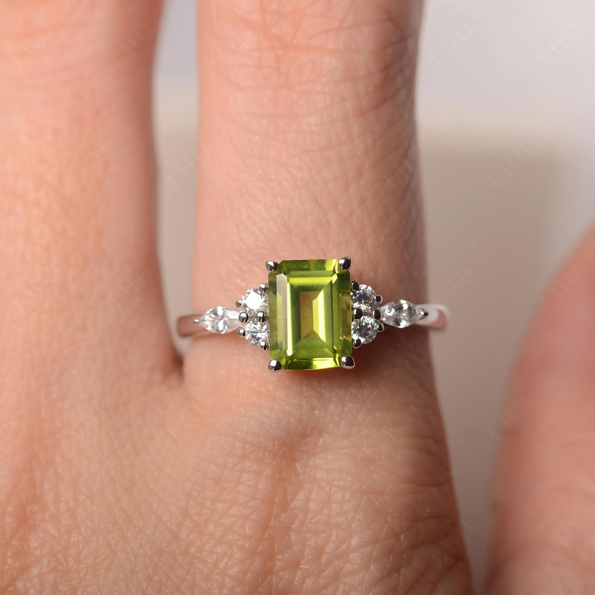 Simple Emerald Cut Peridot Ring - Image 33