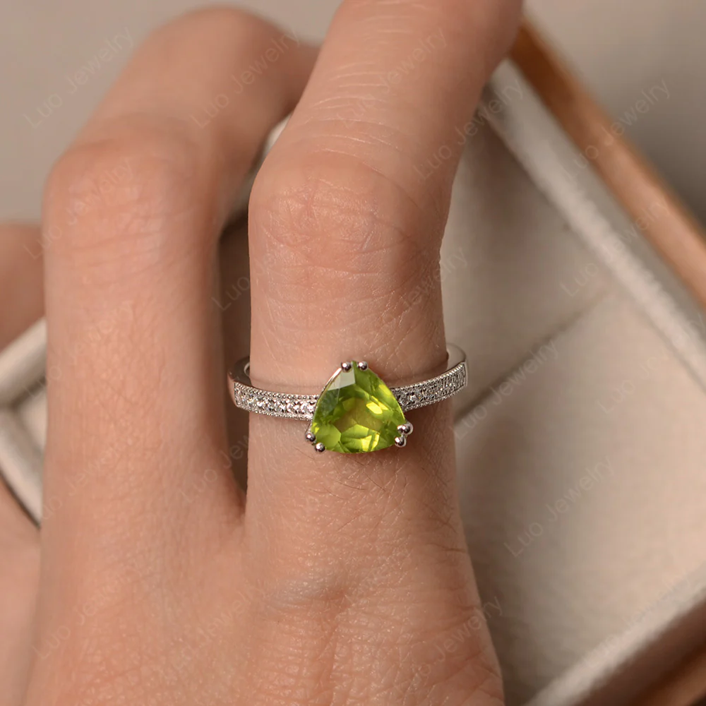 Trillion Cut Peridot Double Prong Ring - Image 4