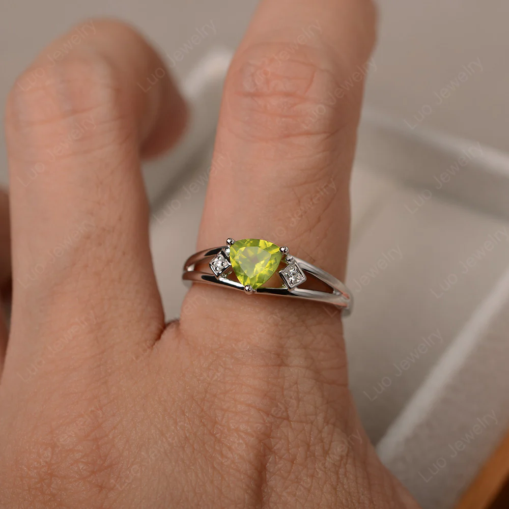Trillion Cut Peridot Engagement Ring - Image 4