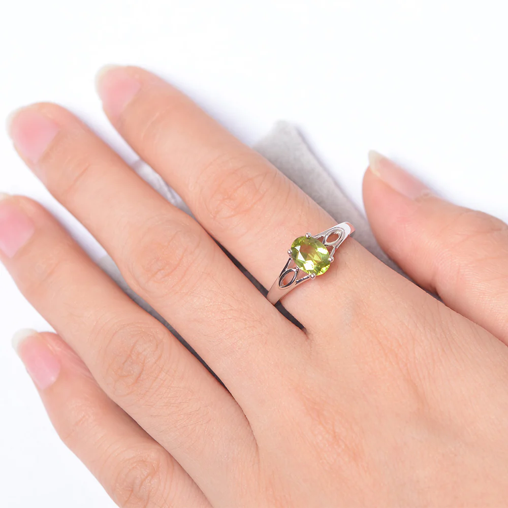 Oval Peridot Solitaire Split Shank Ring - Image 4