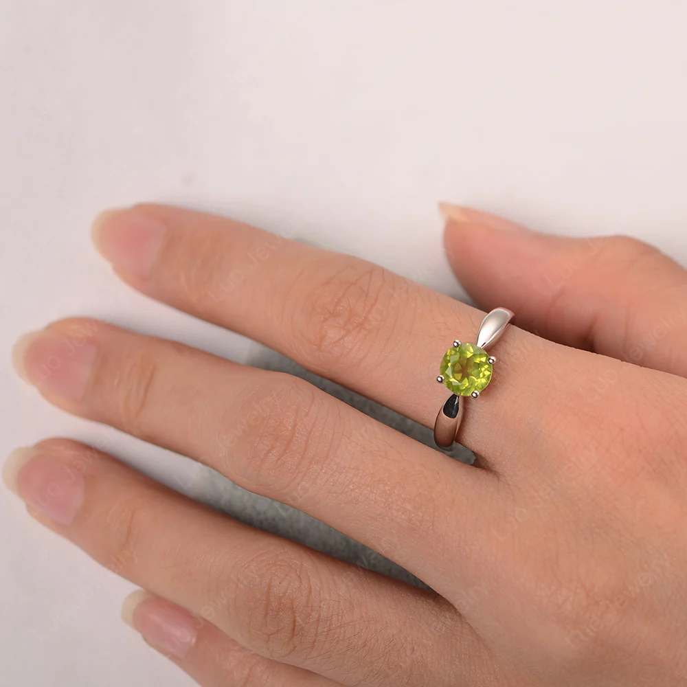 Peridot Round Solitaire Ring - Image 3