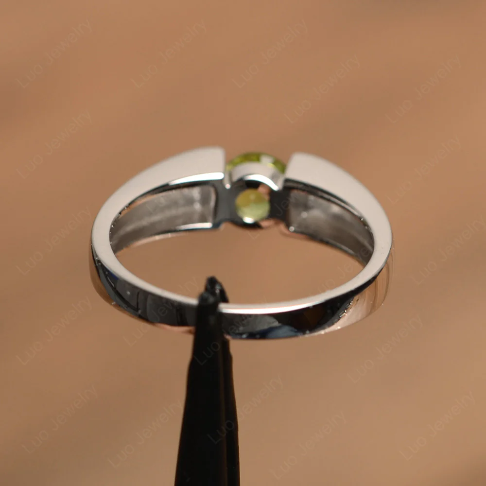 Peridot Unisex Promise Ring - Image 3