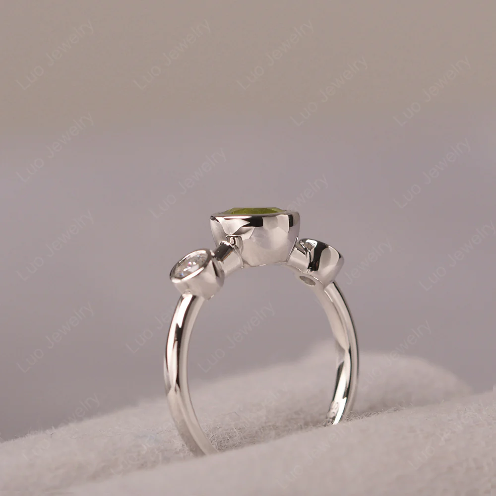 Peridot 3 Stone Bezel Set Ring - Image 4