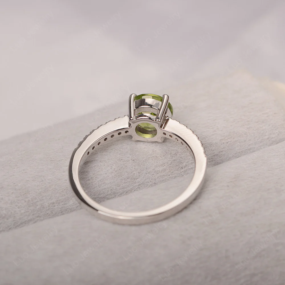 Simple Round Peridot Ring - Image 4