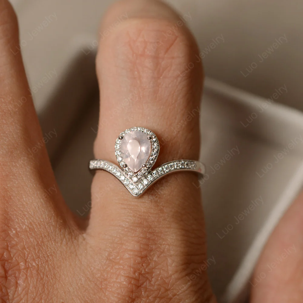 Teardrop Shaped Rose Quartz Chevron Ring - Image 4