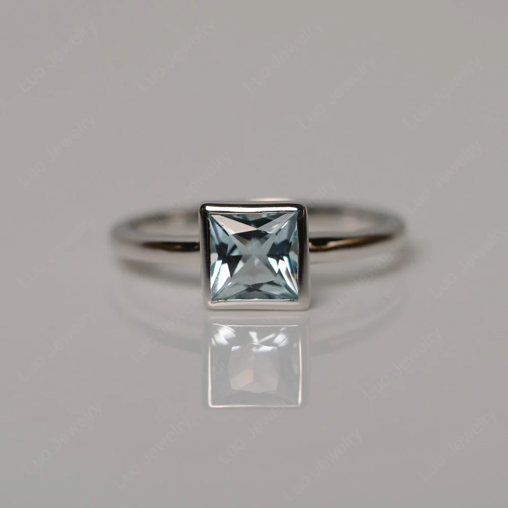 Princess Cut Aquamarine Bezel Setting Ring - Image 3