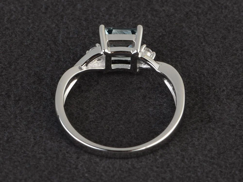 Princess Cut Aquamarine Twist Ring - Image 31