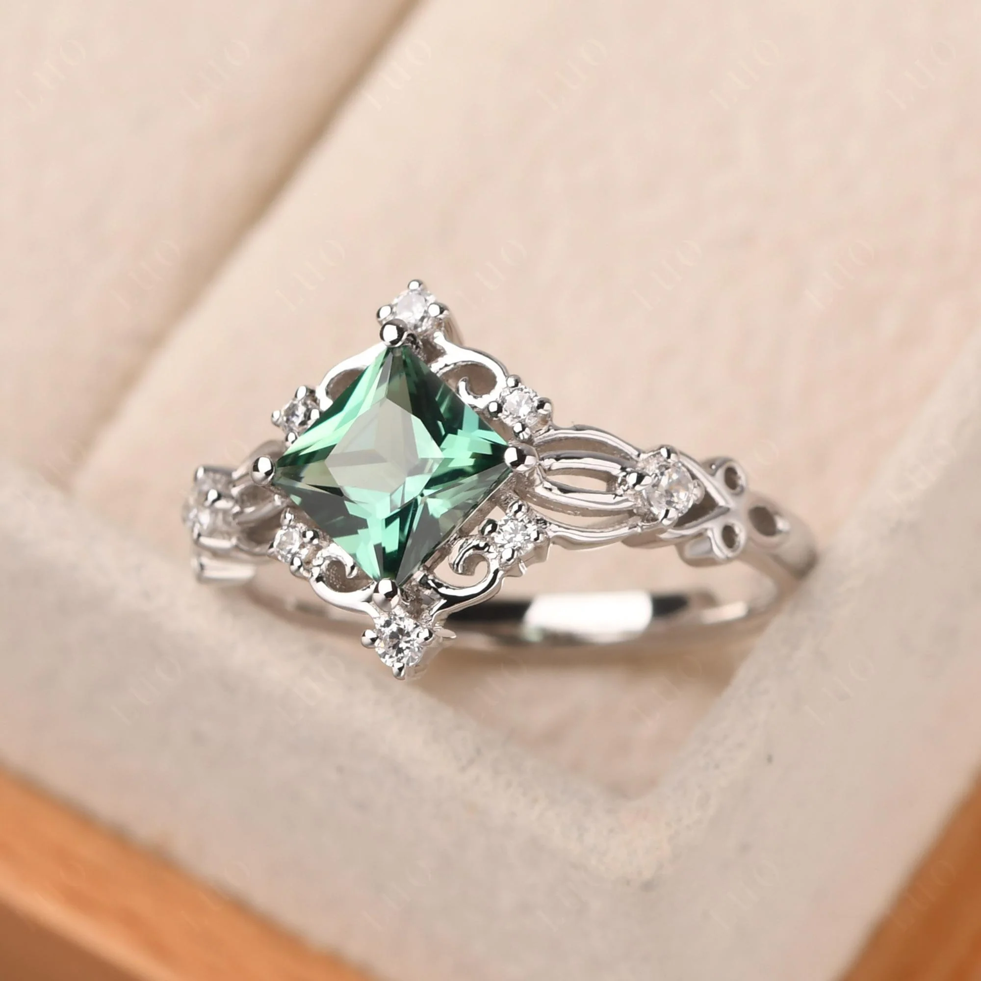 Green Sapphire Art Deco Ring - Image 30
