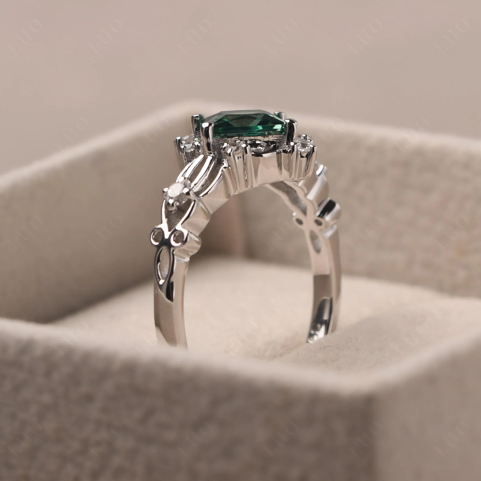 Green Sapphire Art Deco Ring - Image 32