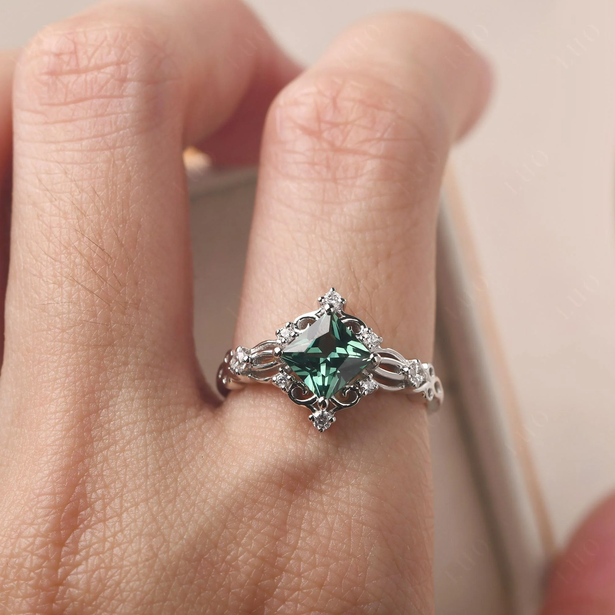 Green Sapphire Art Deco Ring - Image 33