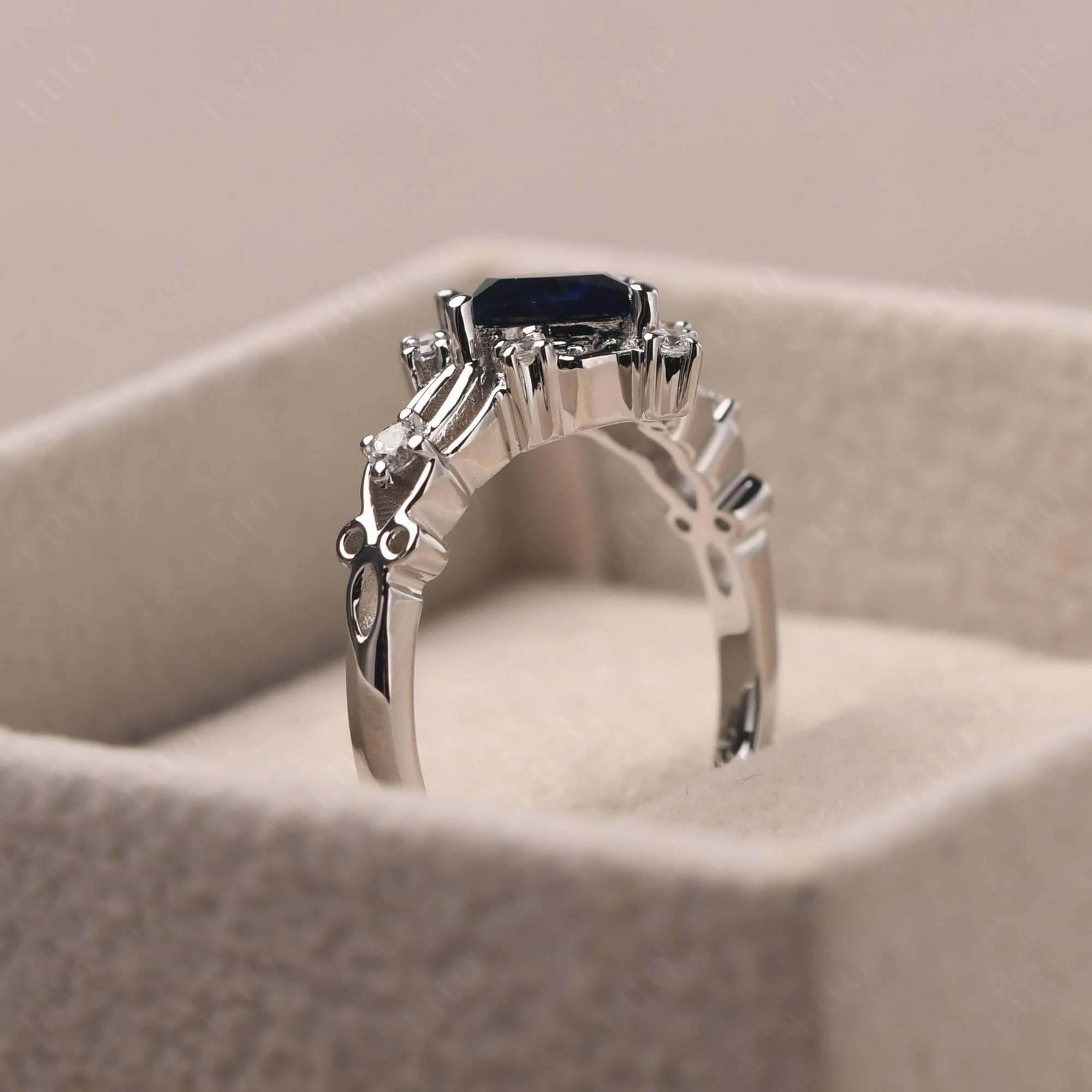 Sapphire Art Deco Ring - Image 32