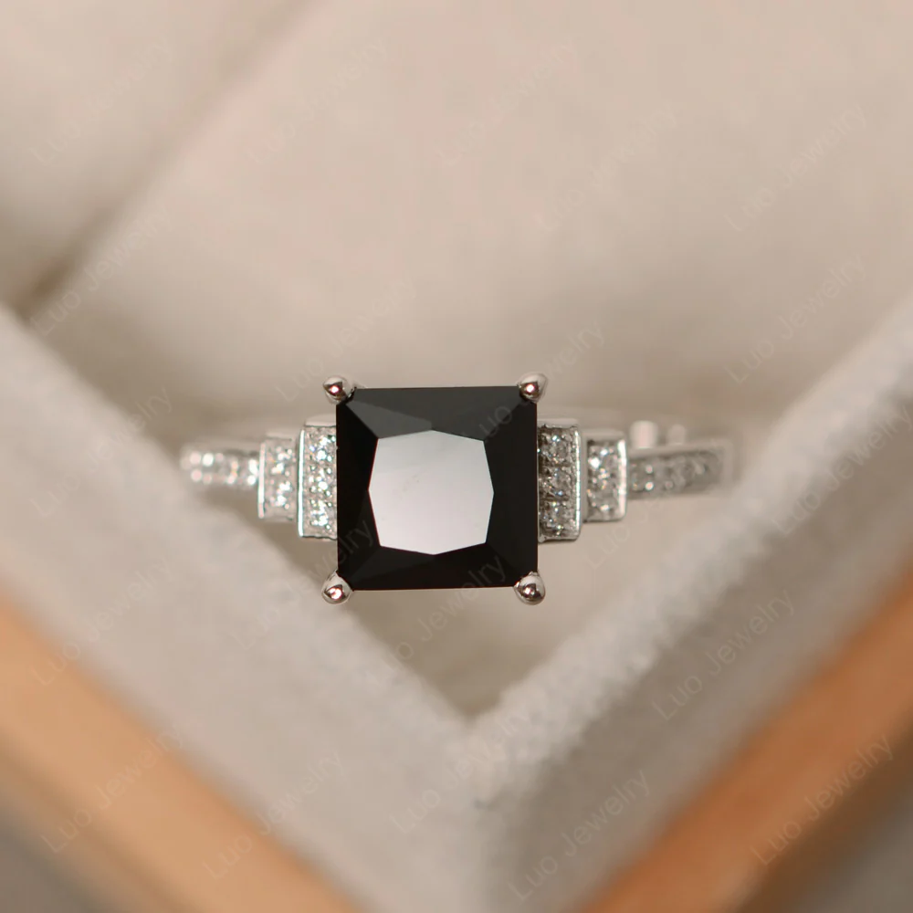 Black Spinel Elegant Engagement Ring