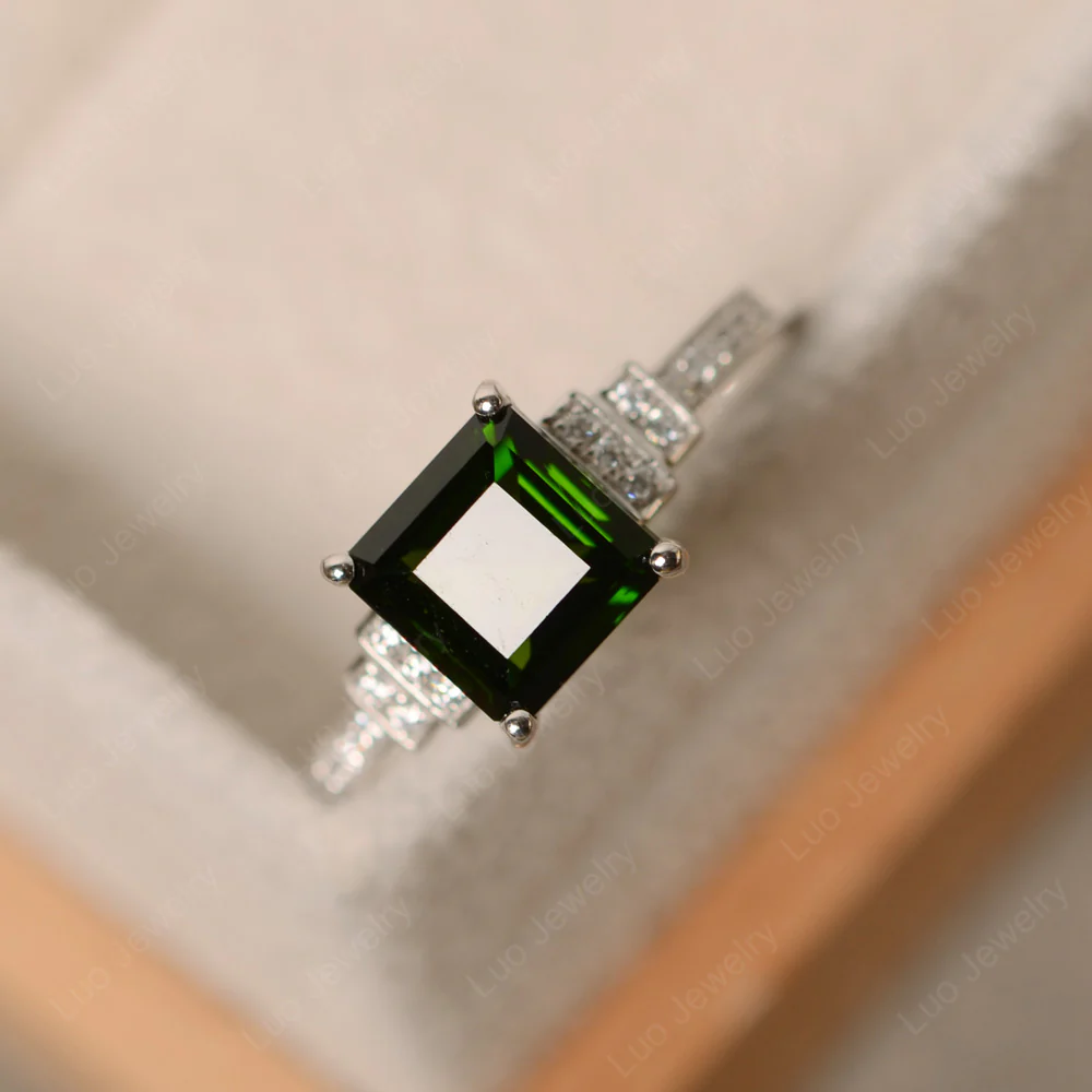 Diopside Elegant Engagement Ring - Image 2