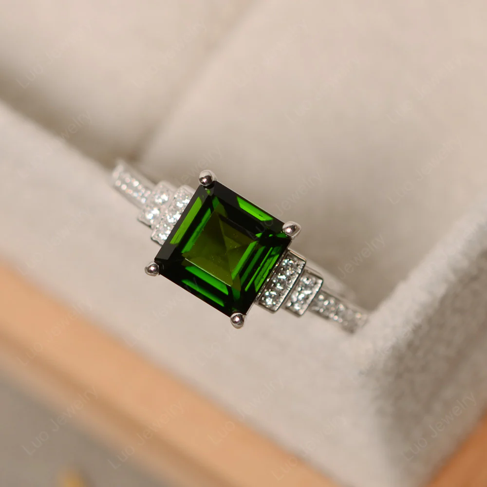 Diopside Elegant Engagement Ring - Image 3