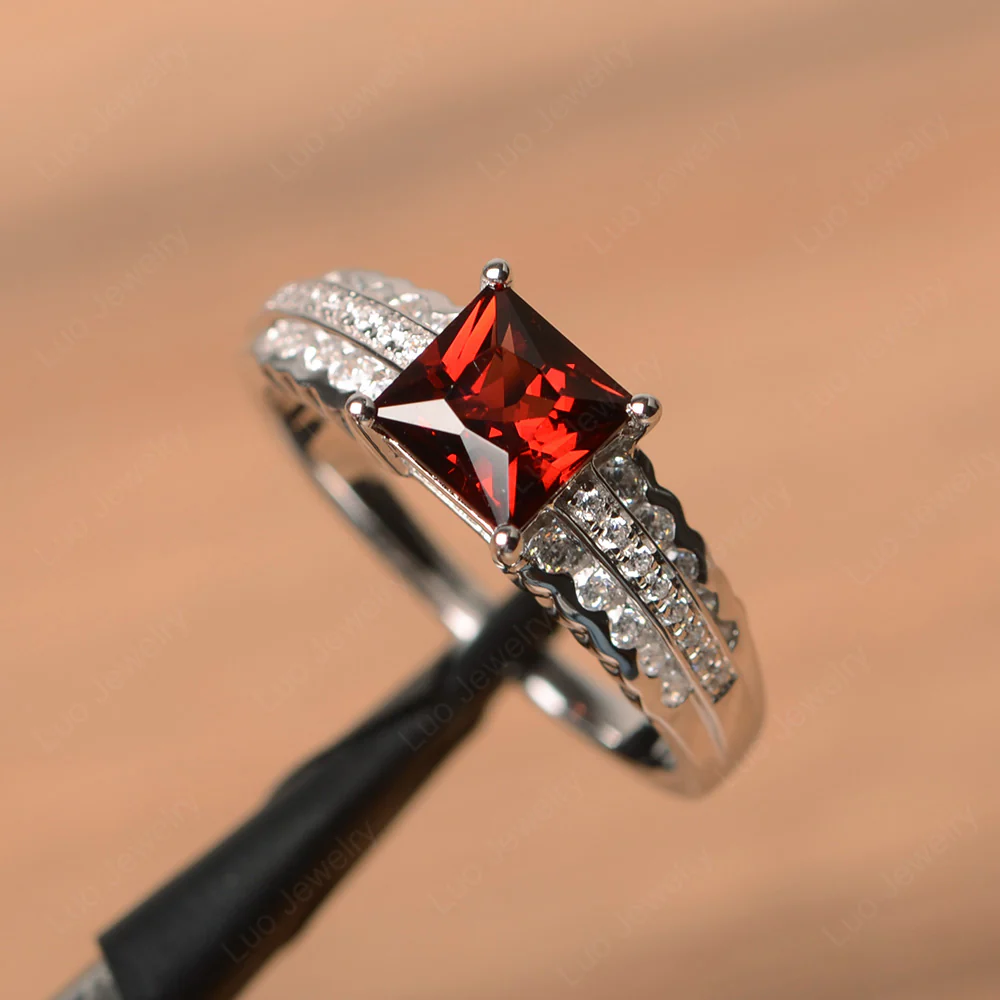Garnet Scalloped Ring - Image 2