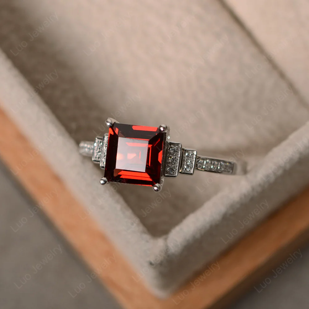 Garnet Elegant Engagement Ring - Image 2
