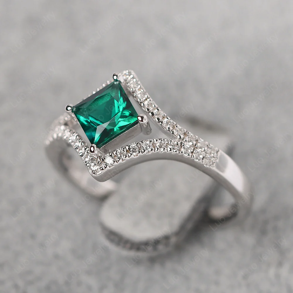 Princess Cut Emerald Kite Set Halo Ring - Image 2